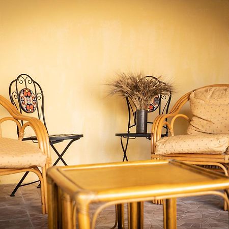 Bed and Breakfast Sa Domu De Ladiri - Matrimoniale Con Giardino Musei Exterior foto